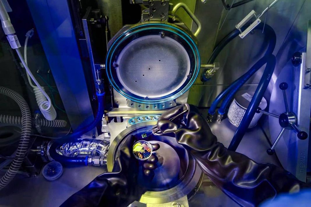 New Breakthrough Might Solve the Crowding of Transistors in CPU